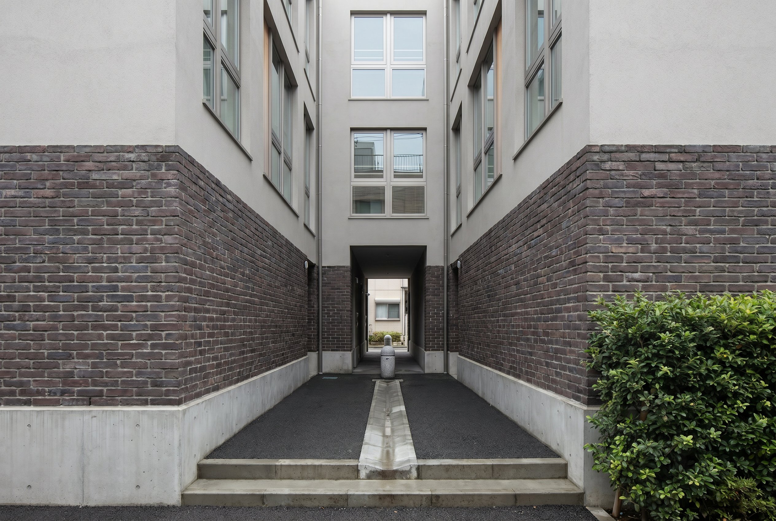 Kasai Mehrgenerationenhaus, 2021: the roji from inside